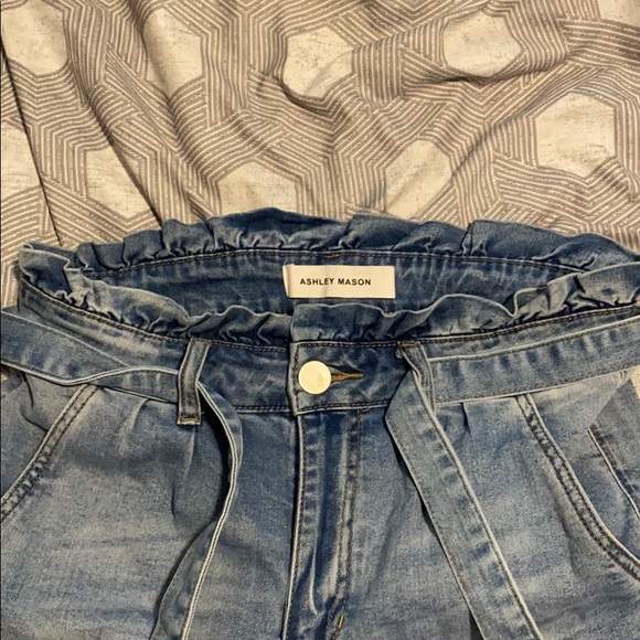 2 pairs of jeans - Picture 2 of 5